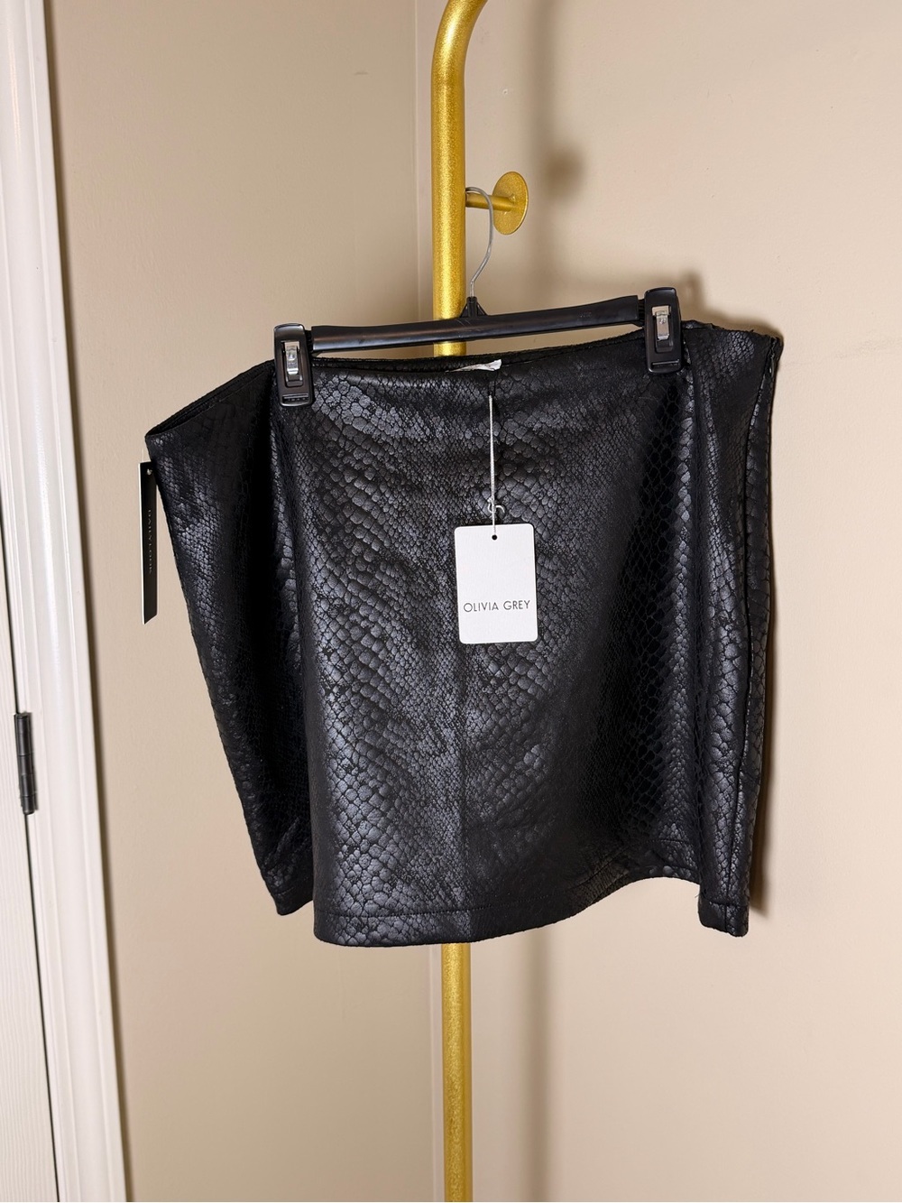 Olivia Grey - Black Faux-Snake Leather Mini Skirt
